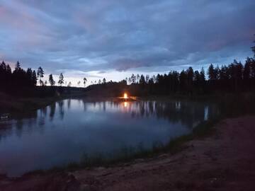 Фото номера Четырехместный номер с видом на озеро Кемпинги Metsjärve kämping г. Puskaru 9